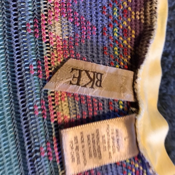 Top - Picture 2 of 3